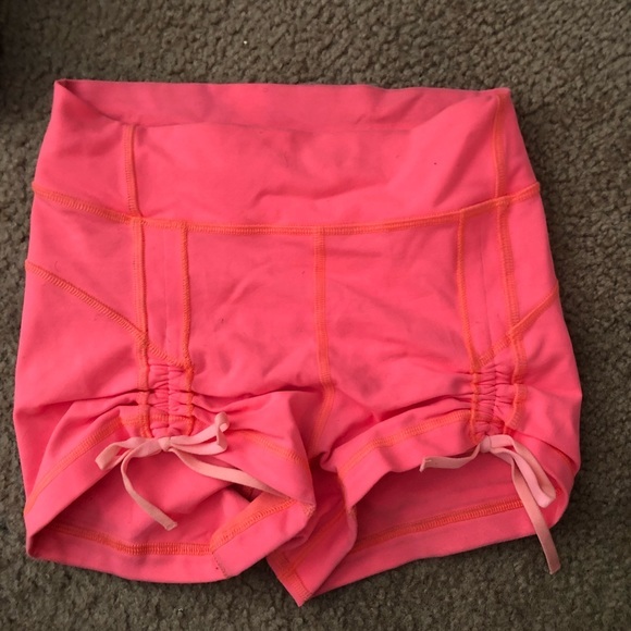 Lululemon Liberty Short Grapefruit. GUC.Sz4 - Picture 3 of 5